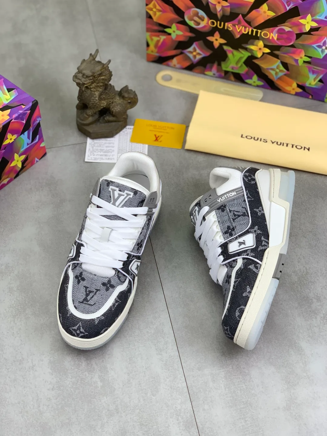 Men's men's shoes 💰P540 New style 💰💎💎Latest color High version 2025Louis*Vuitto* LV Traine catwalk TRAINER outsole and fabric private model A shoe that definitely costs a lot of money and effort. This series was designed after the arrival of Vifgil. It is favored by many fans every season. Original TPU outsole Original packaging Color: black Available in white (available from stock, super fast shipping) Code number: 35-46